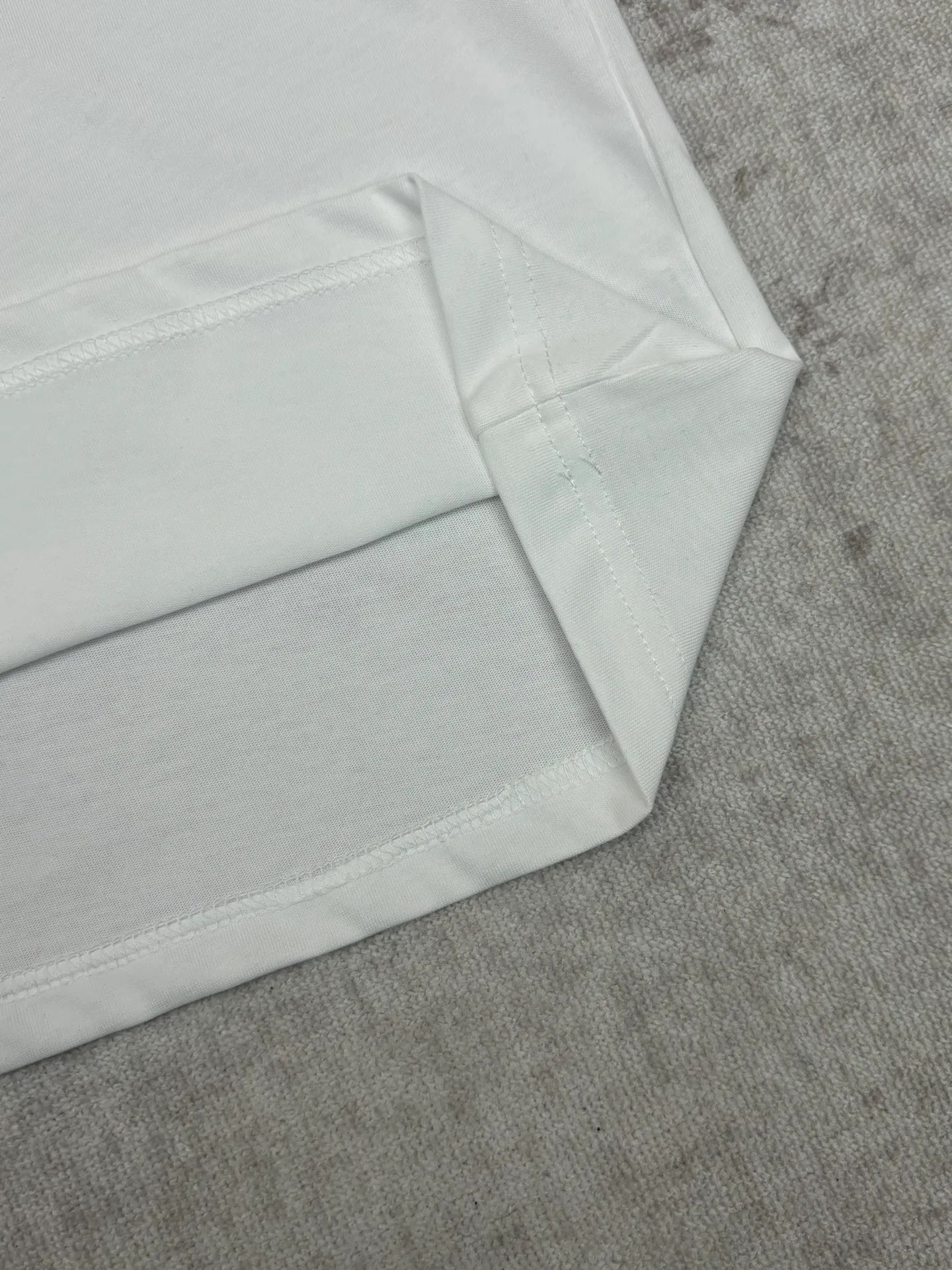 26ss New Arrival T Sizes：XS. S. M. L
